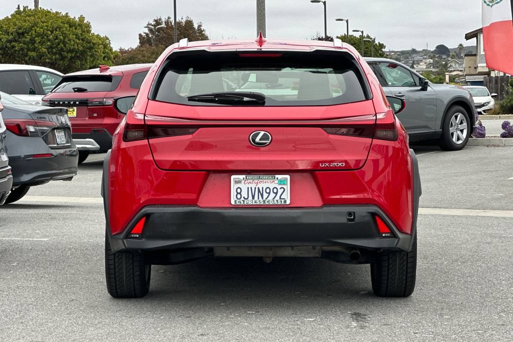 Used 2019 Lexus UX 200 FWD image 4
