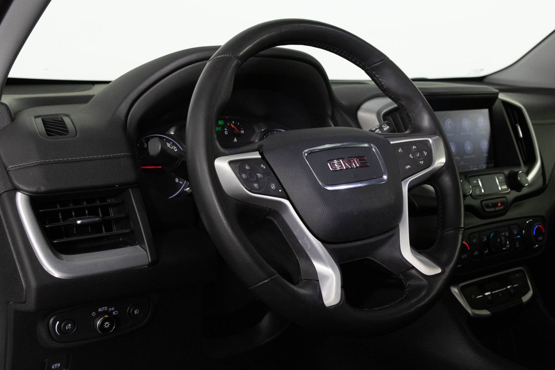 Certified 2022 GMC Terrain SLT w/ Elevation Edition image 32