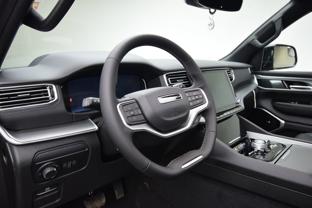 New 2026 Jeep Grand Wagoneer L Limited AWD/4WD image 33