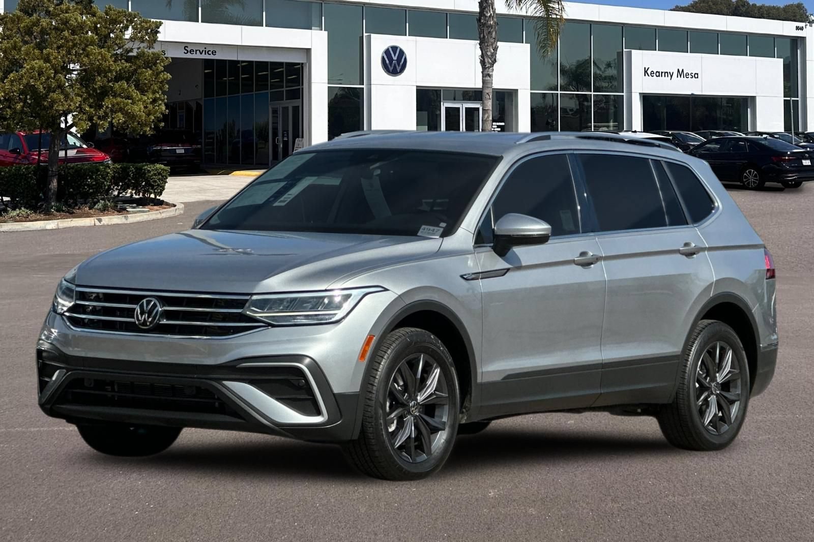 Used 2023 Volkswagen Tiguan SE FWD image 8