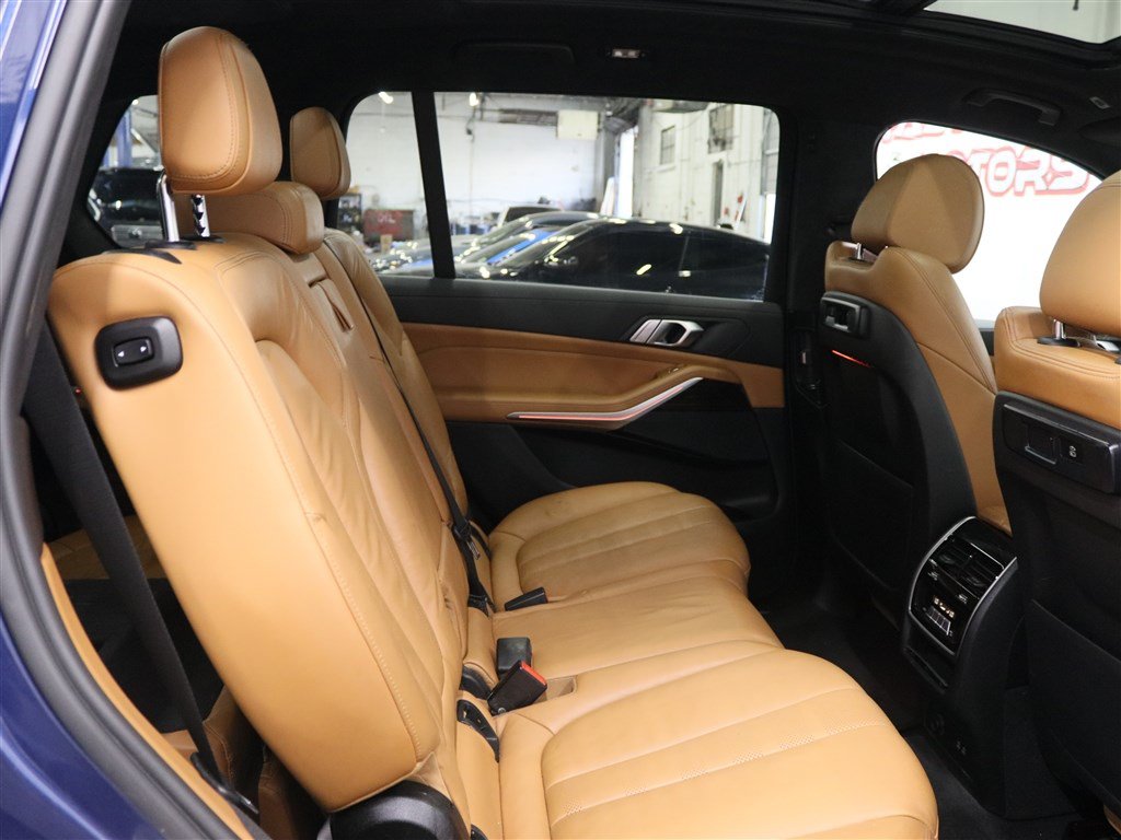 Used 2021 BMW X7 xDrive40i AWD/4WD image 16