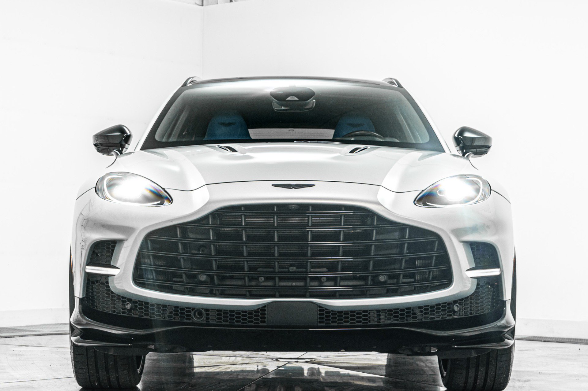 Used 2023 Aston Martin DBX 707 AWD/4WD image 4
