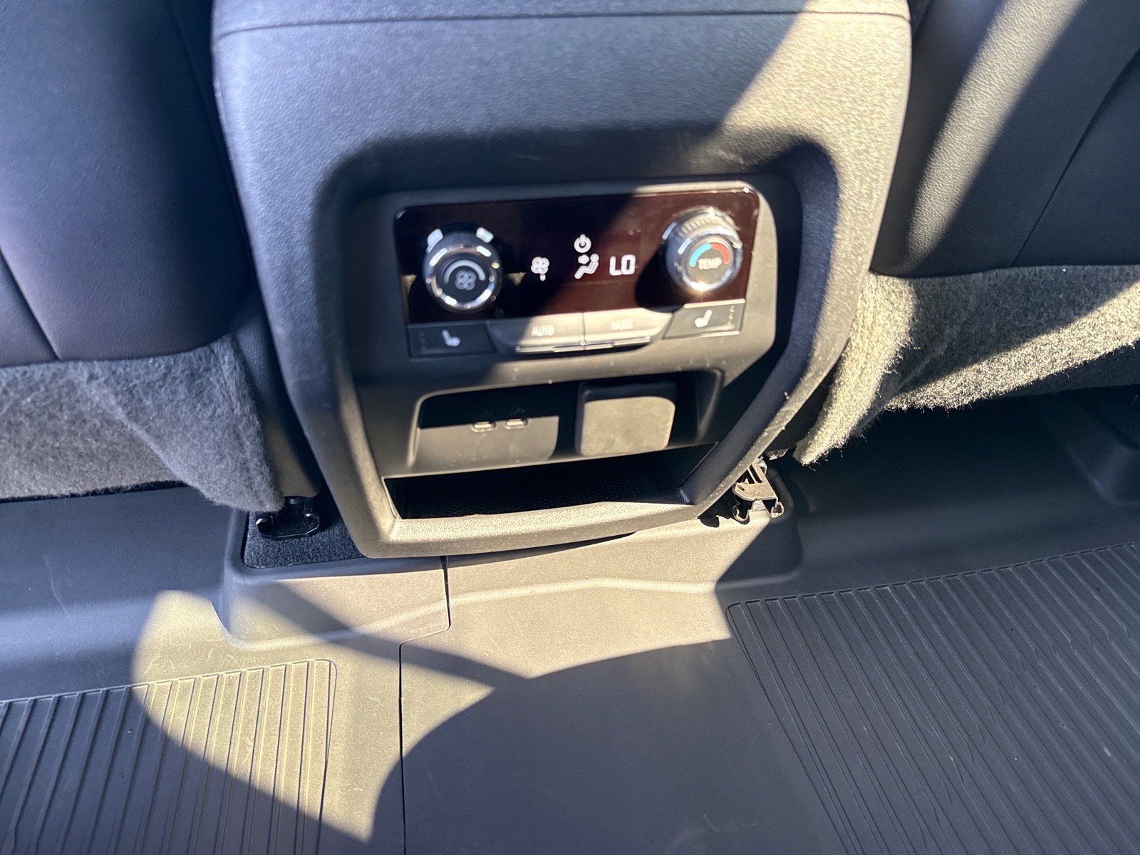 Used 2024 Chevrolet Traverse RS w/ LPO, Floor Liner Package FWD image 16