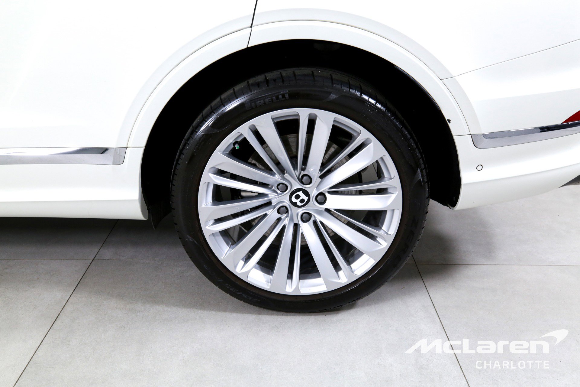 Used 2022 Bentley Bentayga image 36