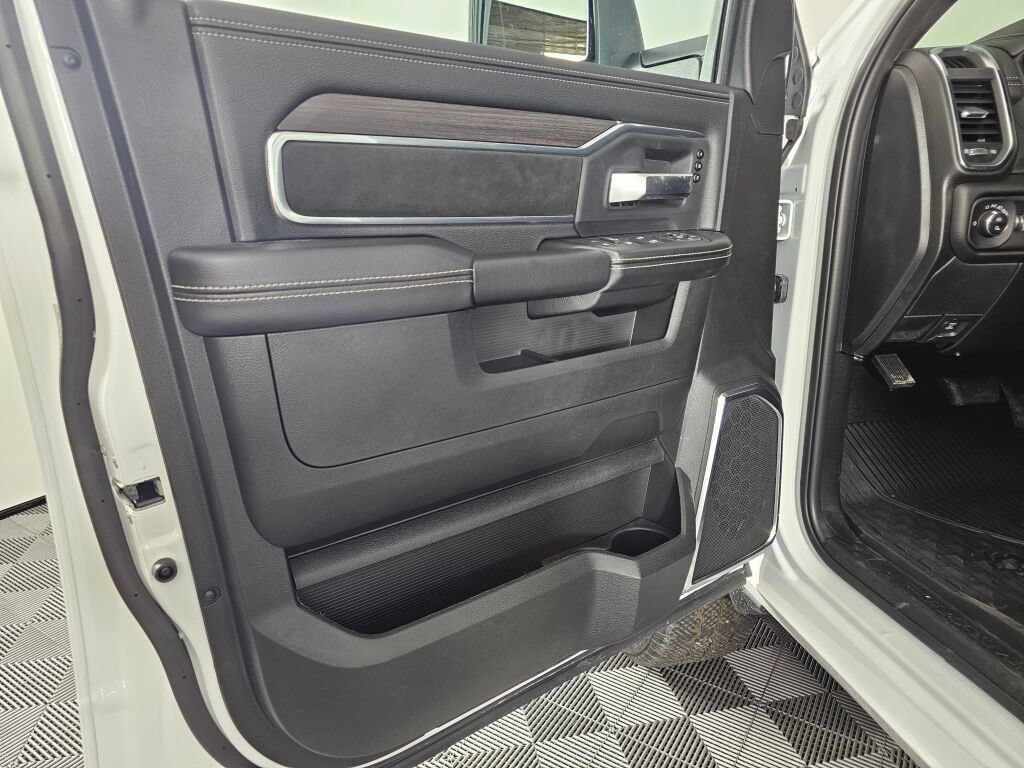 New 2026 RAM 3500 Laramie w/ Night Edition AWD/4WD image 20