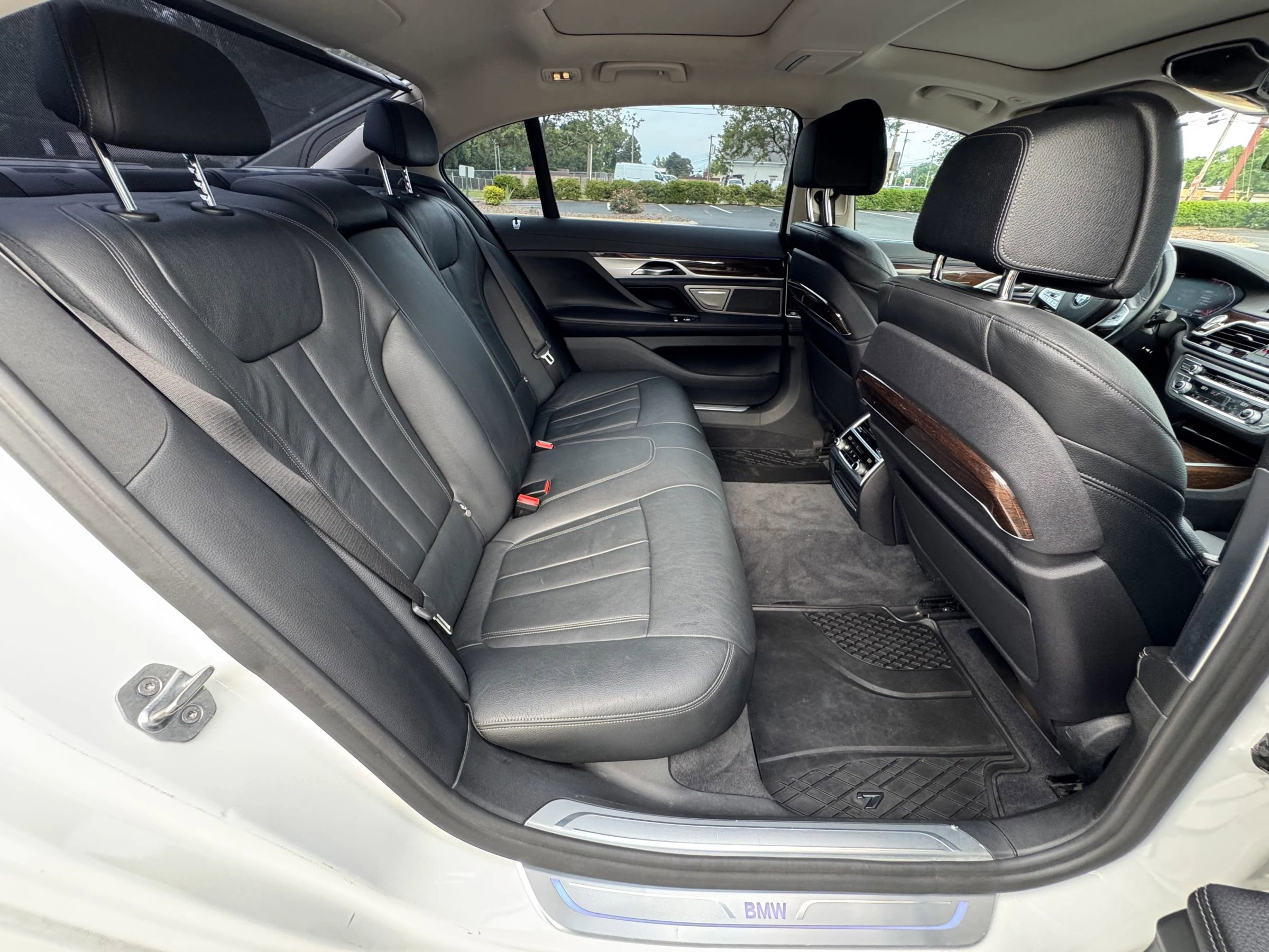 Used 2020 BMW 740i image 17