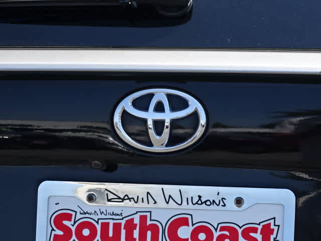 Used 2019 Toyota RAV4 Limited w/ Carpet Mat Package FWD image 9