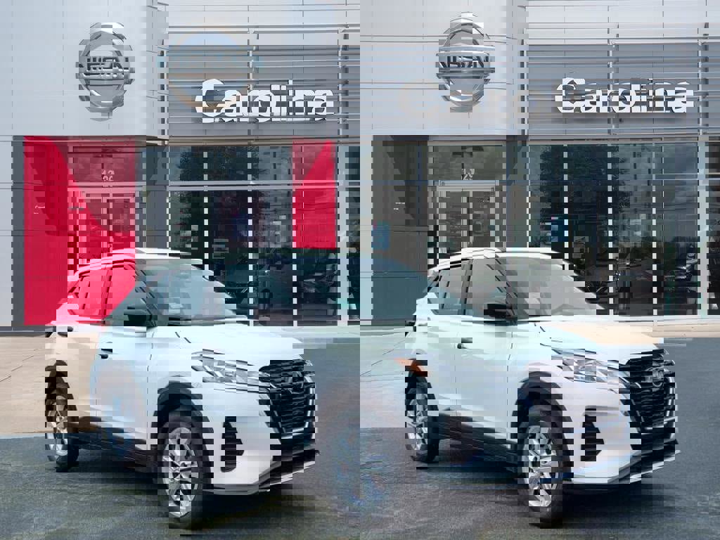 Used 2025 Nissan Kicks Play S image 1