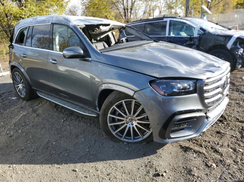 Used 2025 Mercedes-Benz GLS 580 4MATIC image 1