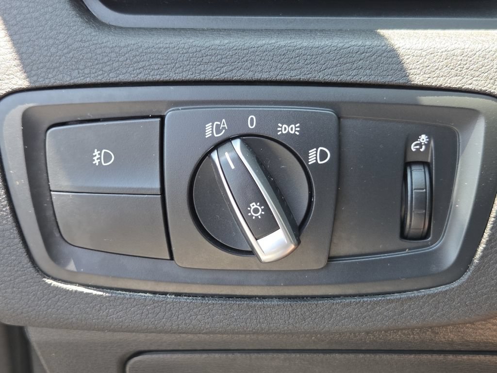 Used 2018 BMW X1 xDrive28i AWD/4WD image 9