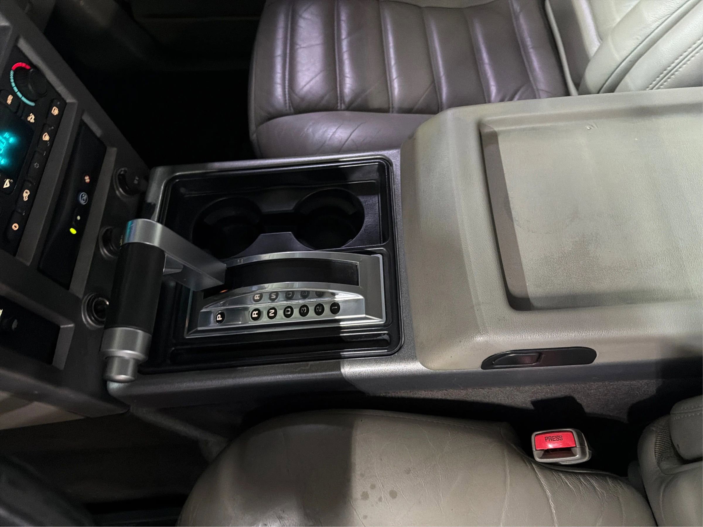 Used 2003 HUMMER H2 w/ Preferred Equipment Group image 33