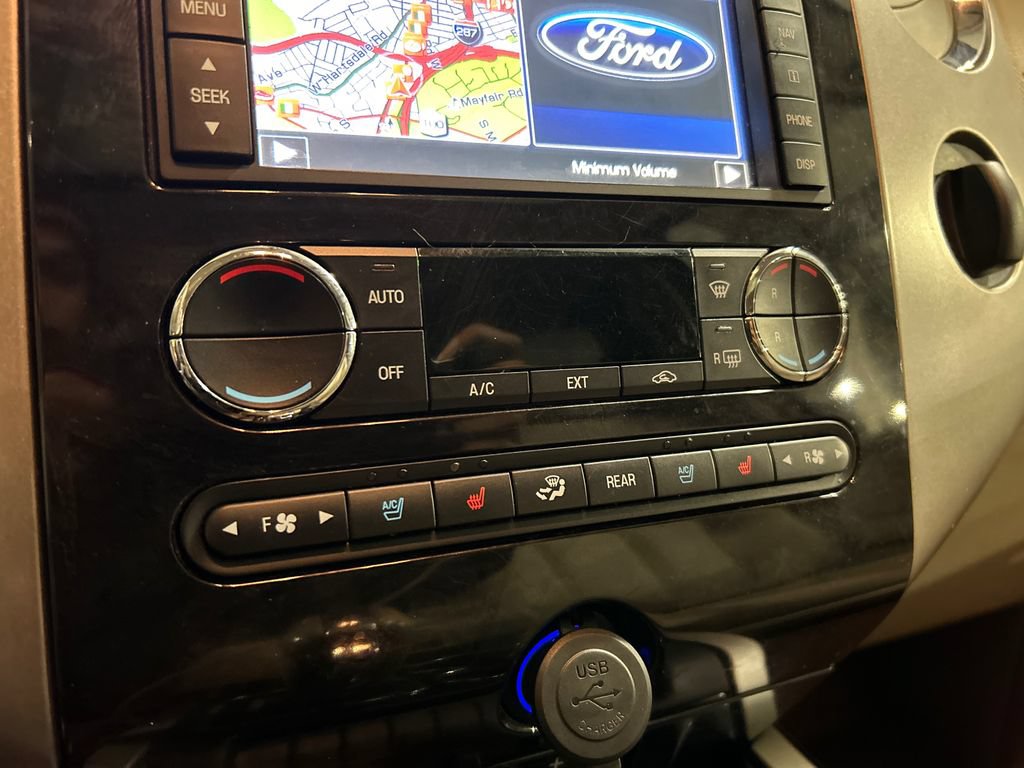 Used 2013 Ford Expedition EL Limited AWD/4WD image 18