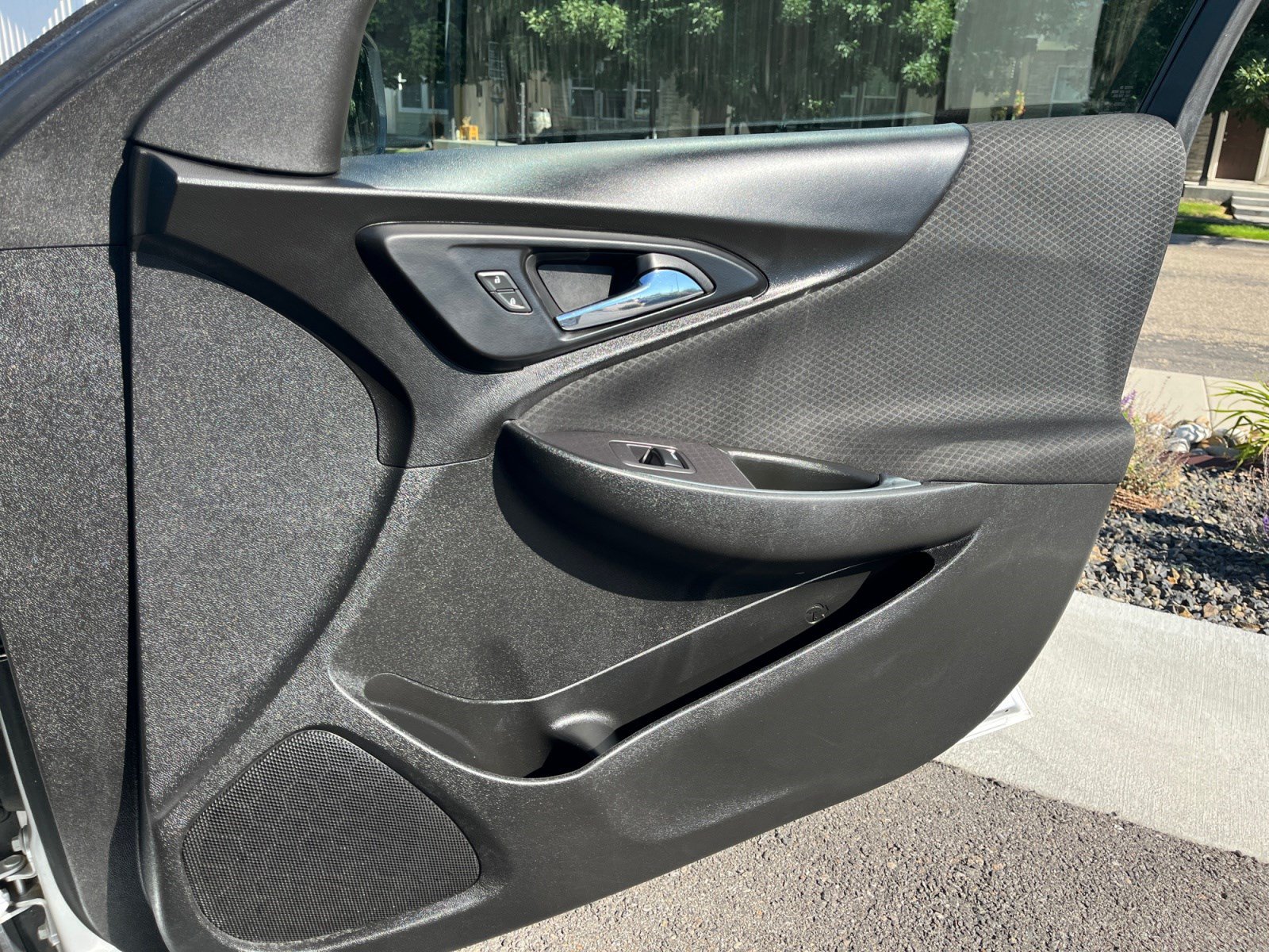 Used 2020 Chevrolet Malibu LT FWD image 16