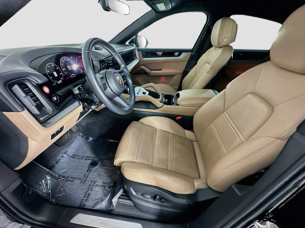 Certified 2024 Porsche Cayenne Coupe AWD/4WD image 5