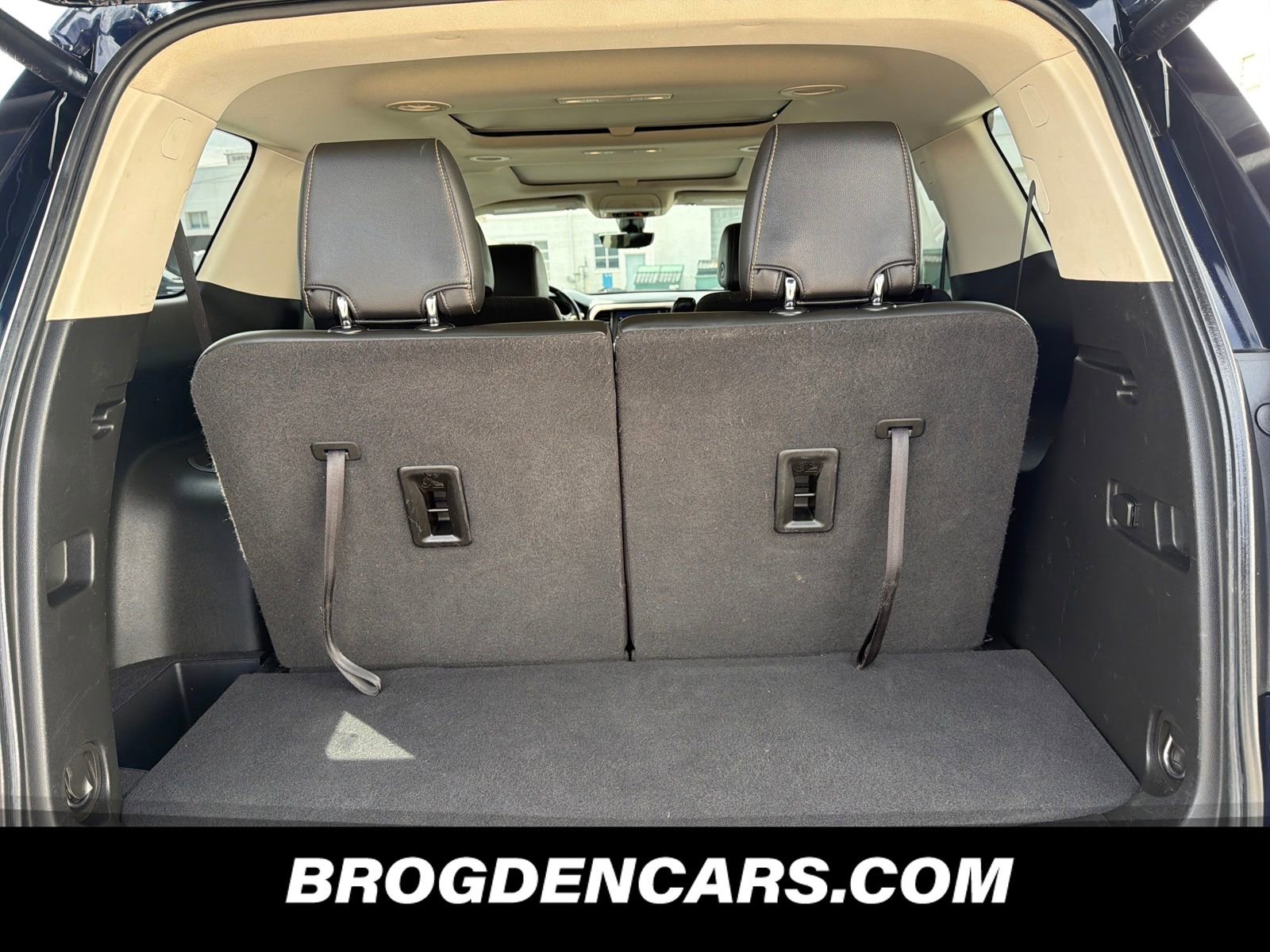 Used 2021 GMC Acadia Denali w/ Denali Ultimate Package image 9