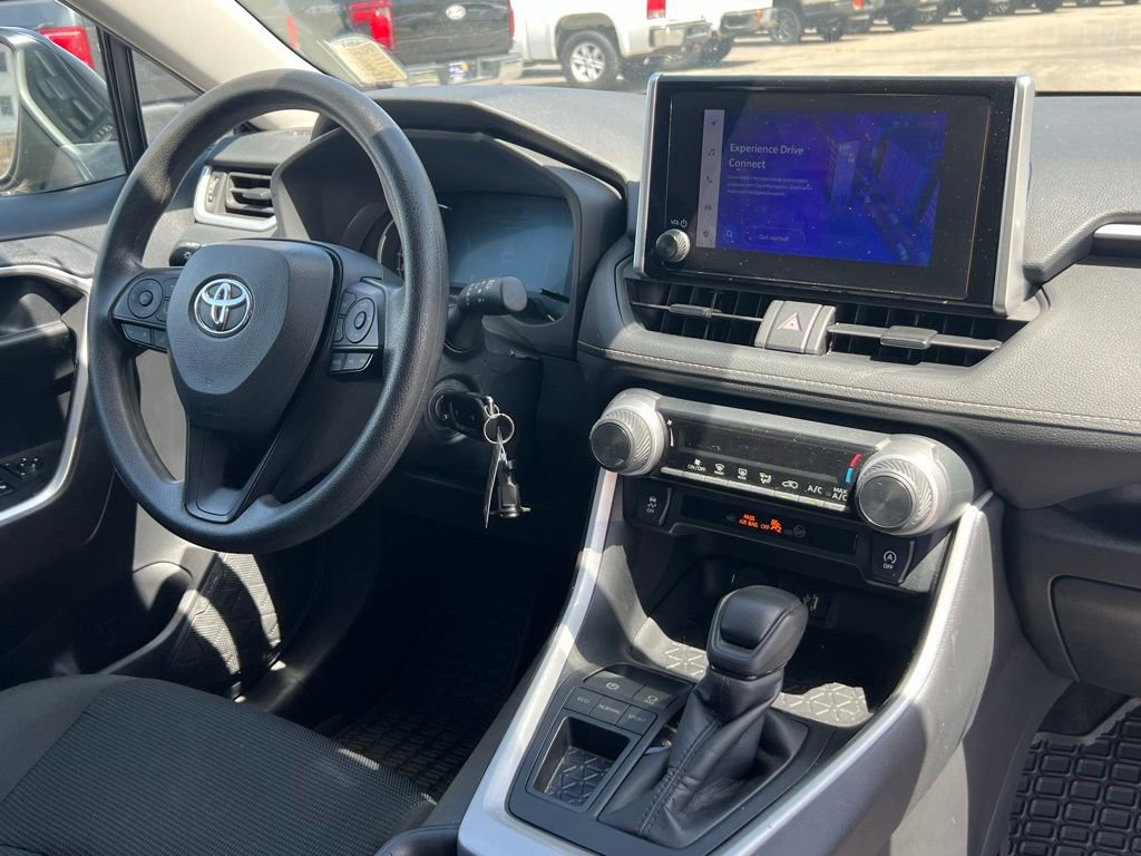 Used 2024 Toyota RAV4 LE FWD image 20