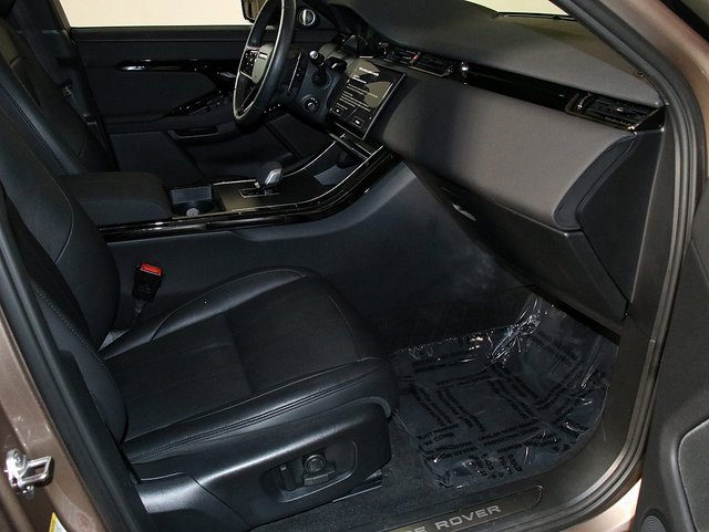 Used 2024 Land Rover Range Rover Evoque Dynamic SE image 34