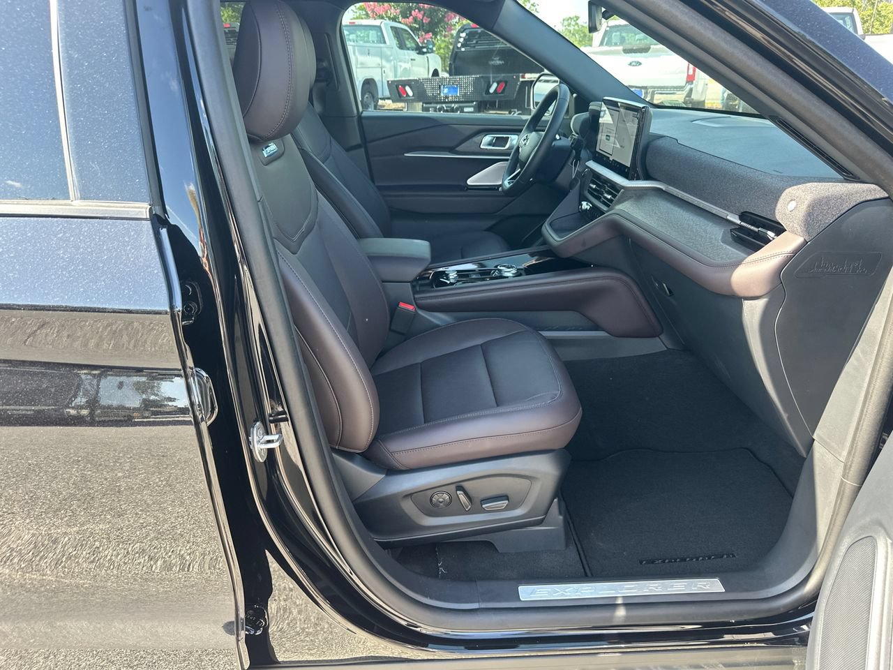 New 2026 Ford Explorer Platinum RWD image 13