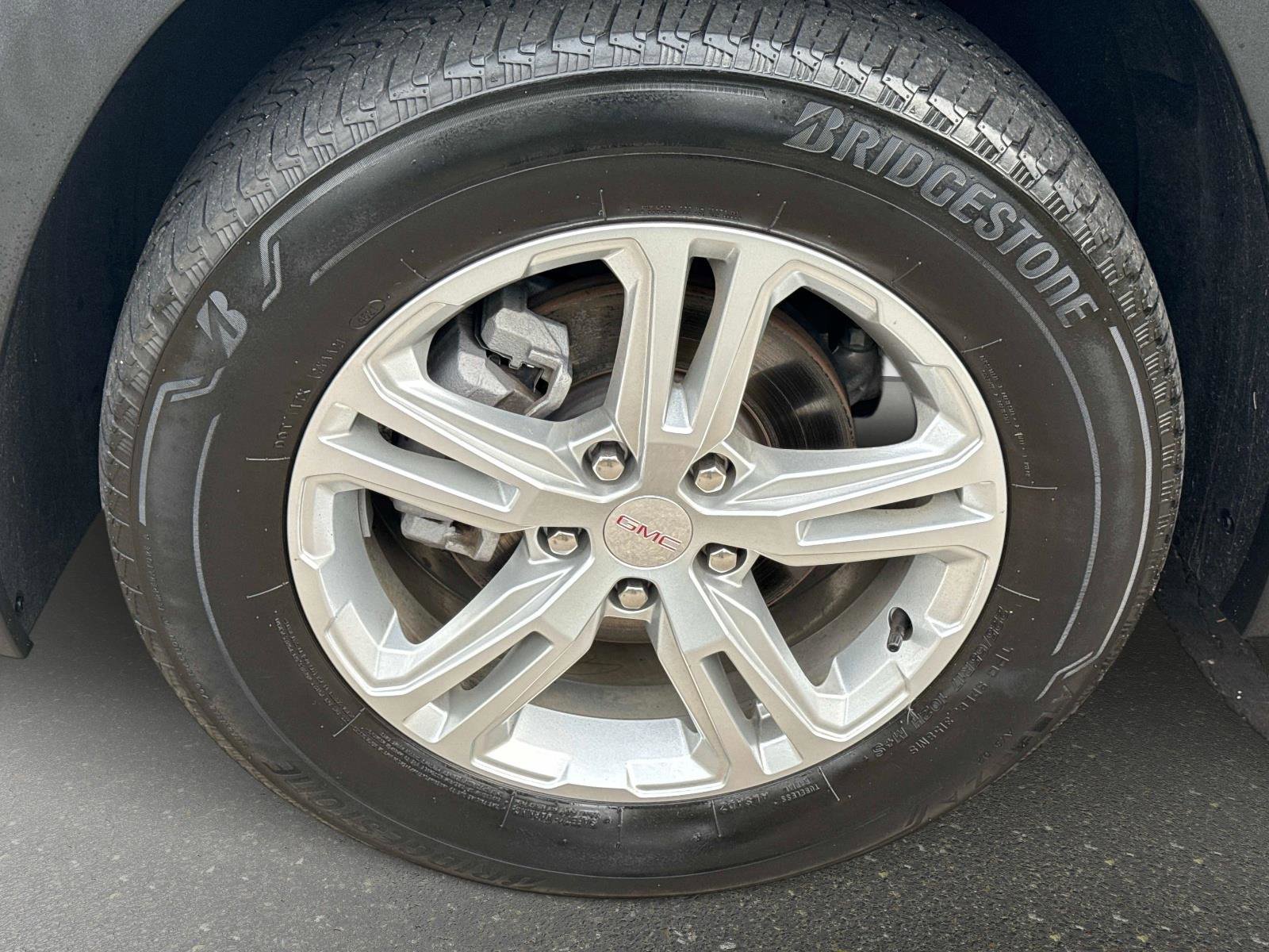 Used 2022 GMC Terrain SLE w/ Driver Convenience Package image 9