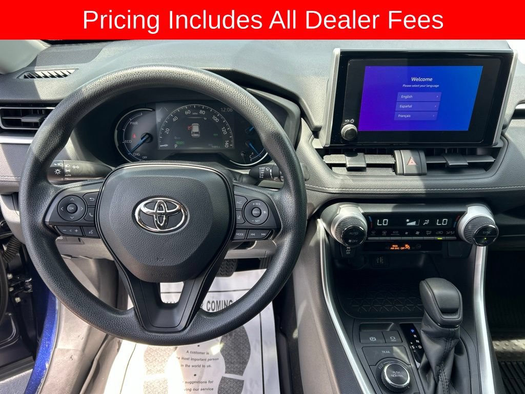 Used 2025 Toyota RAV4 XLE AWD/4WD image 5
