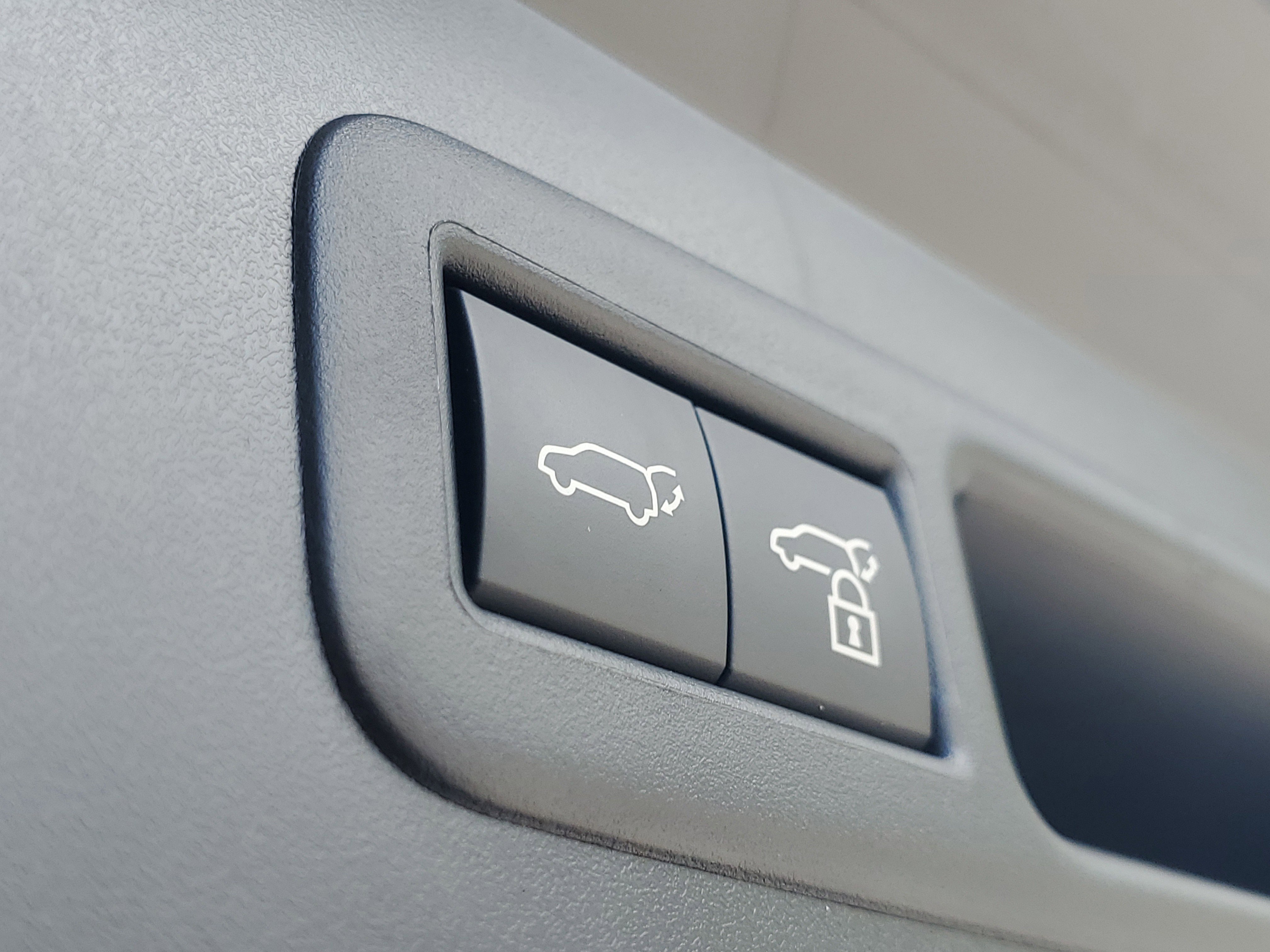 Used 2025 Lexus UX 300h FWD w/ Accessory Package (Z1) image 9