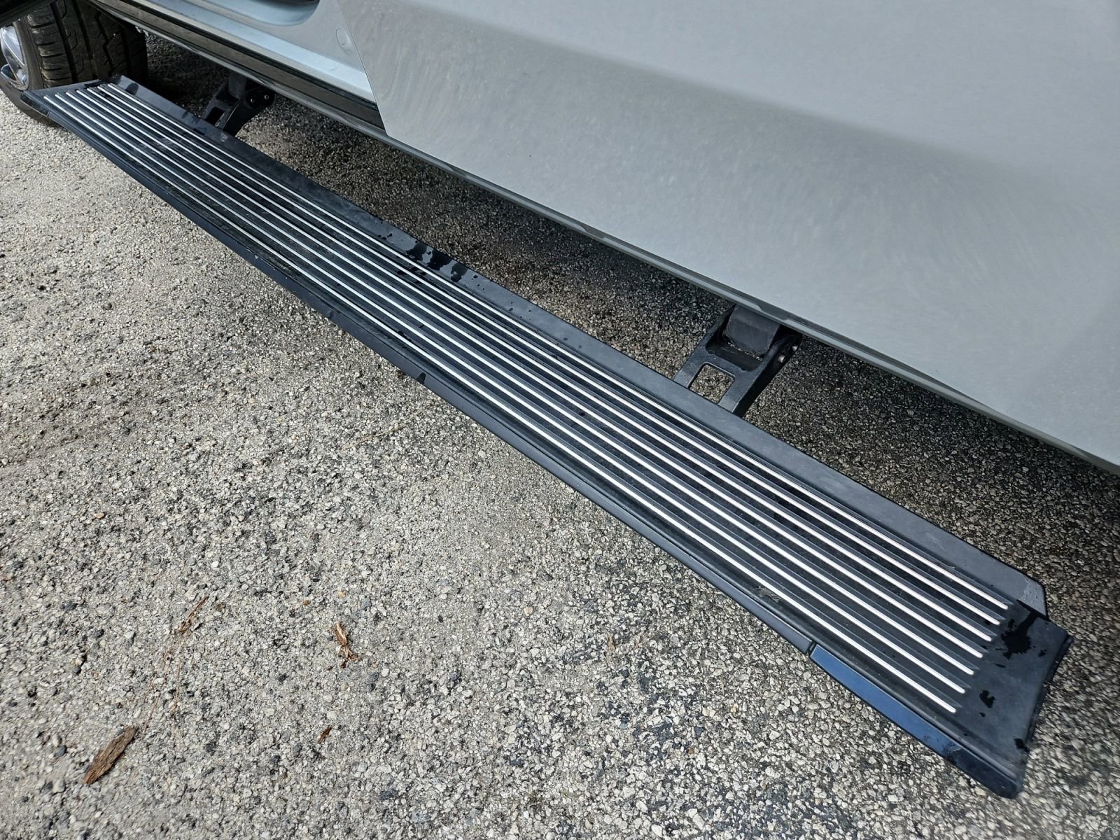 Used 2024 Jeep Grand Wagoneer Series II w/ Quick Order Packagew 28T image 21