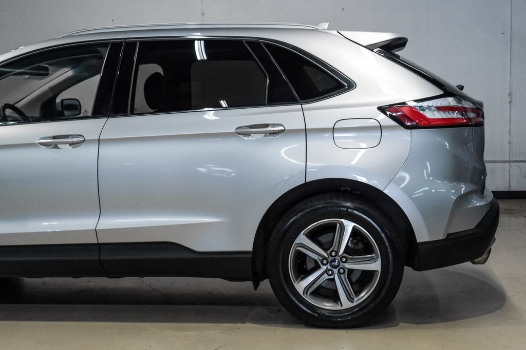 Used 2019 Ford Edge SEL w/ Equipment Group 201A FWD image 17