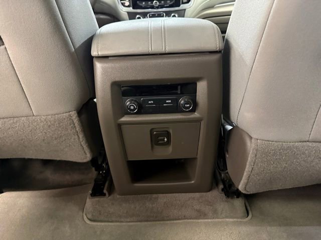 Used 2020 Chevrolet Traverse LT image 23