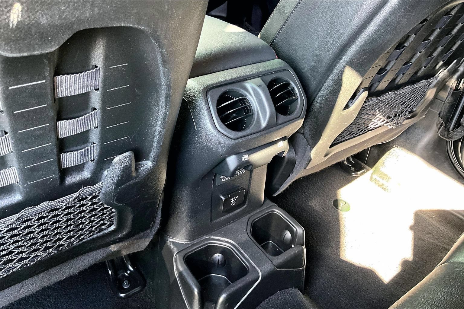 Used 2022 Jeep Gladiator Rubicon w/ LED Lighting Group AWD/4WD image 34