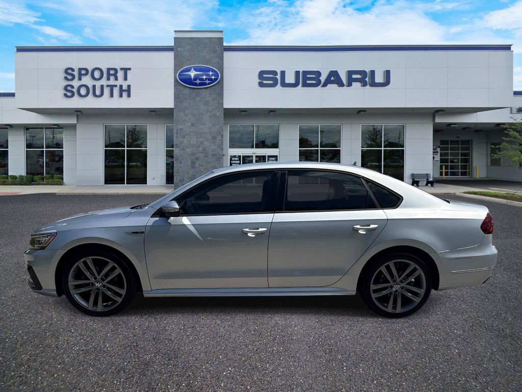 Used 2018 Volkswagen Passat 2.0T R-Line w/ R-Line Lighting Package FWD image 7