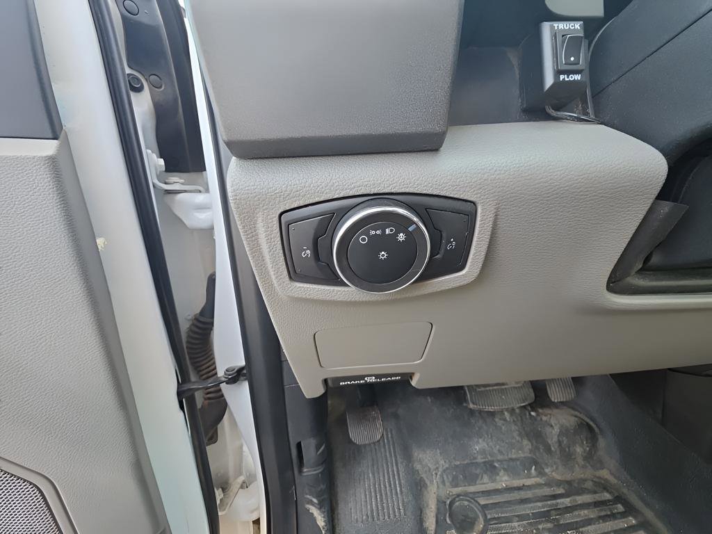 Used 2021 Ford F350 XL w/ Power Equipment Group image 9
