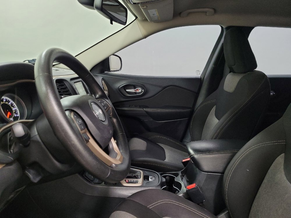 Used 2015 Jeep Cherokee Sport FWD image 17