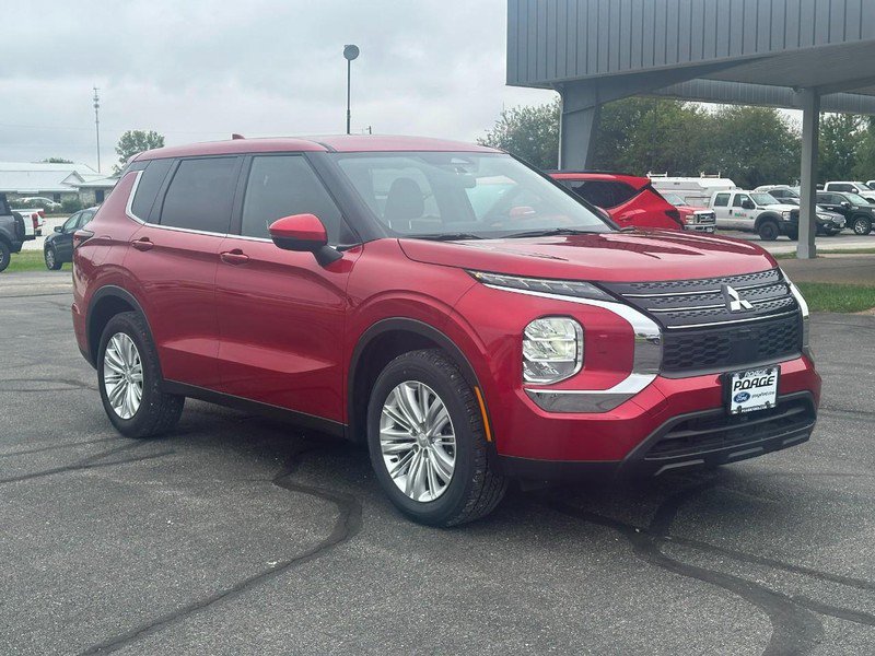 Used 2024 Mitsubishi Outlander ES