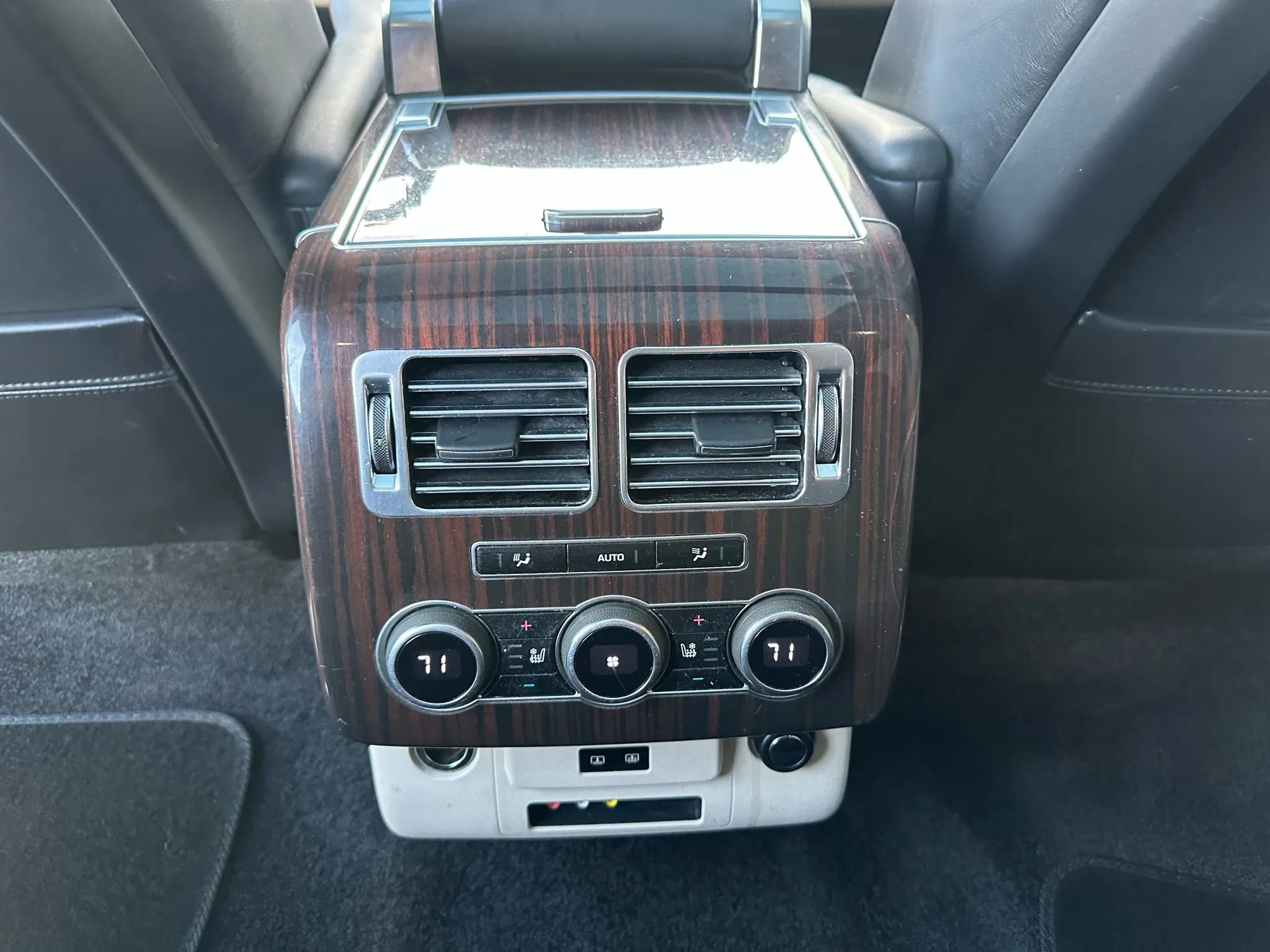 Used 2014 Land Rover Range Rover Long Wheelbase Autobiography image 20