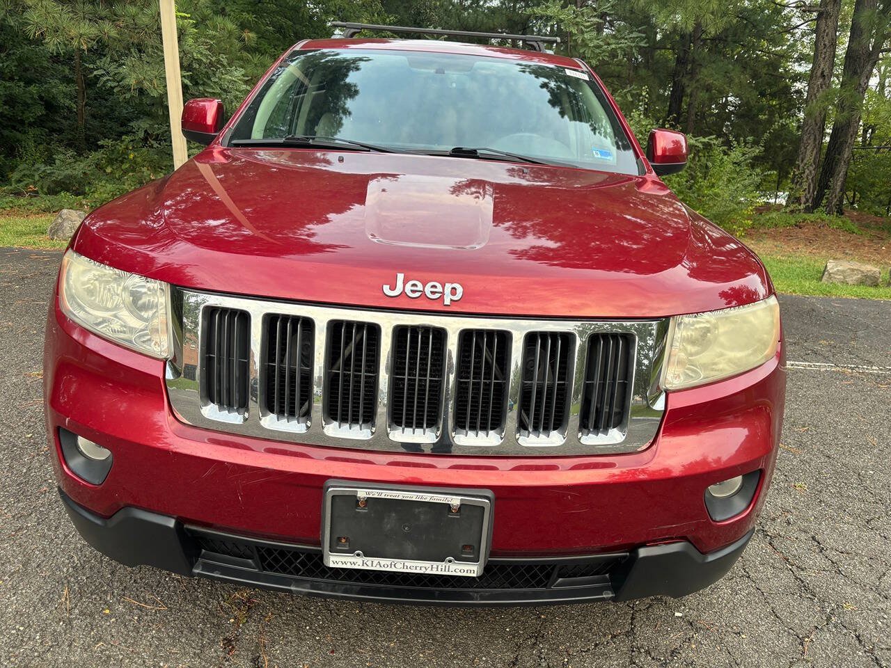 Used 2012 Jeep Grand Cherokee Laredo AWD/4WD image 2