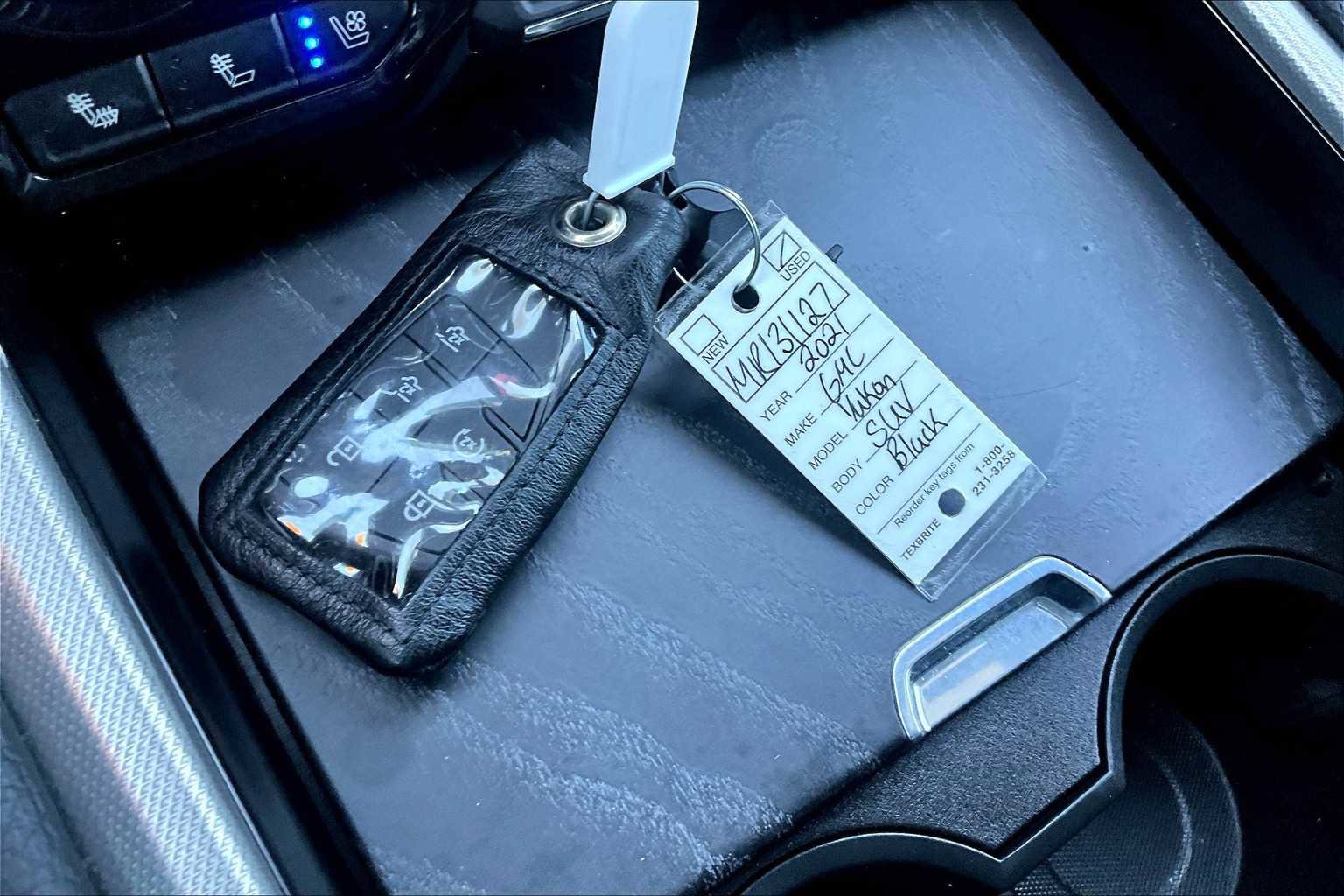 Used 2021 GMC Yukon Denali w/ Denali Premium Package image 15