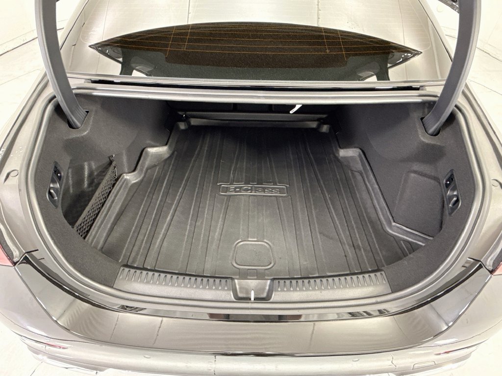 Used 2024 Mercedes-Benz E 350 4MATIC Sedan image 27