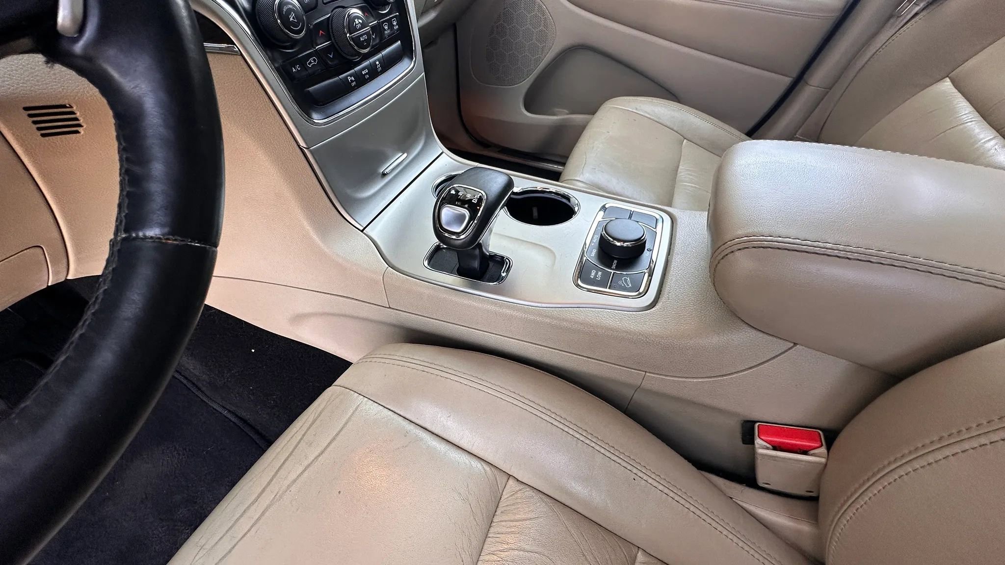 Used 2014 Jeep Grand Cherokee Limited image 15
