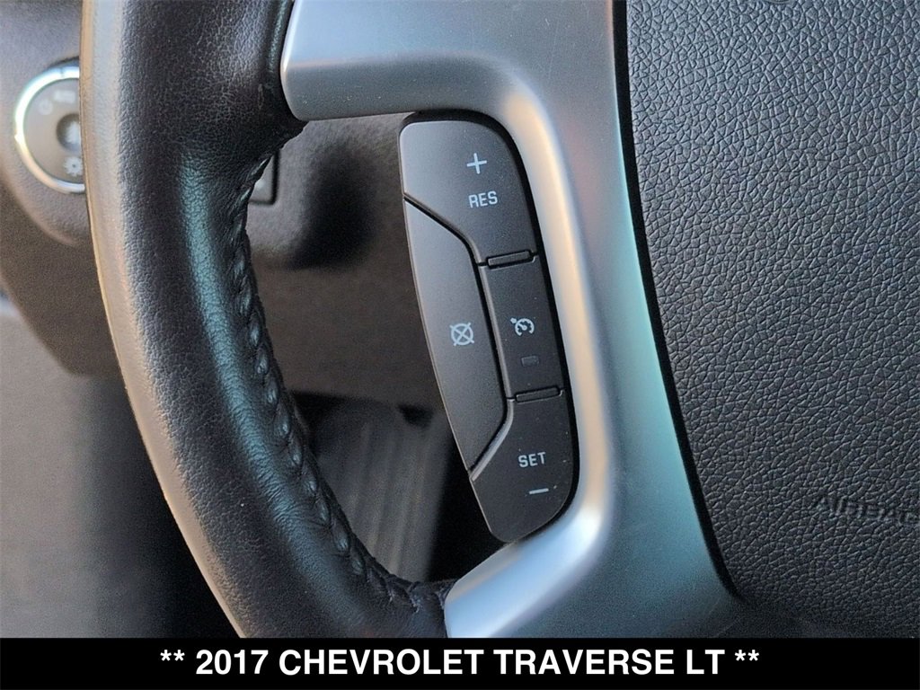 Used 2017 Chevrolet Traverse LT image 8