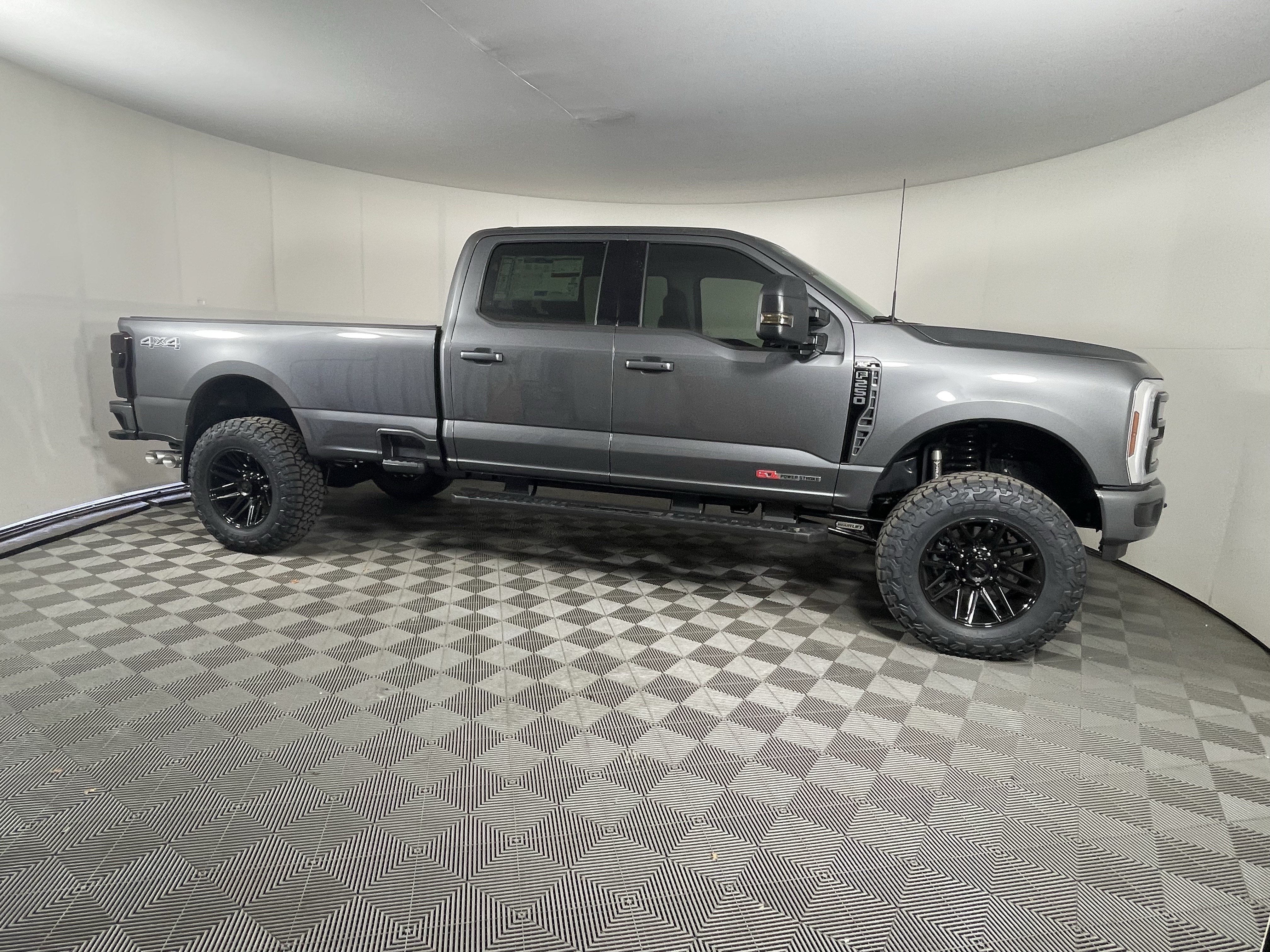New 2026 Ford F250 XLT w/ XLT Premium Package AWD/4WD image 5