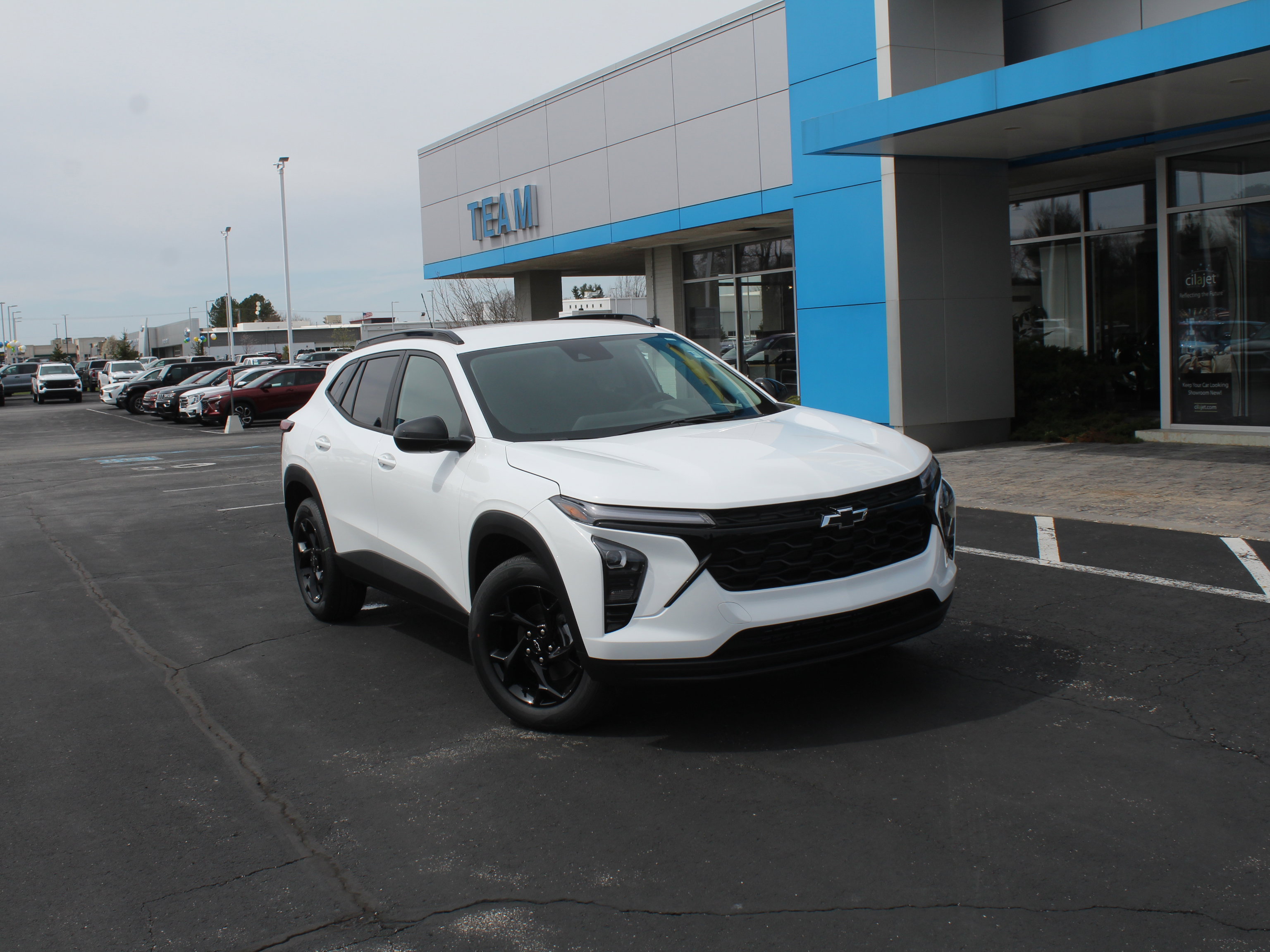 New 2026 Chevrolet Trax LT image 2