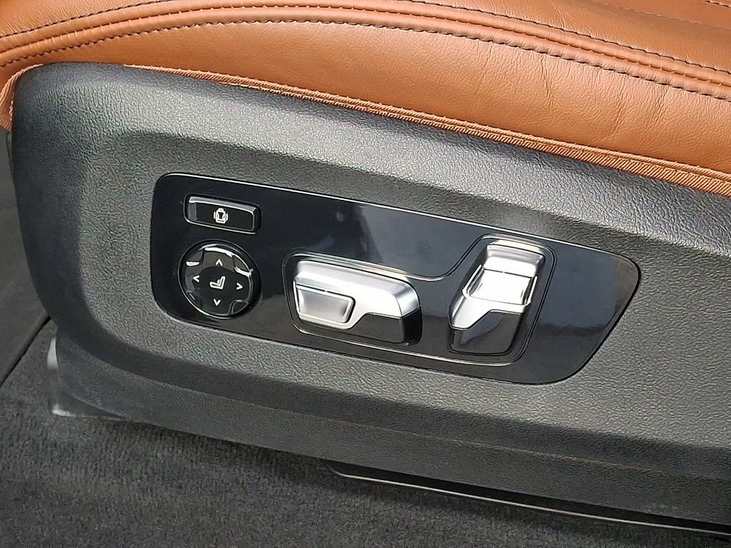Certified 2025 BMW X5 xDrive40i w/ Executive Package AWD/4WD image 10