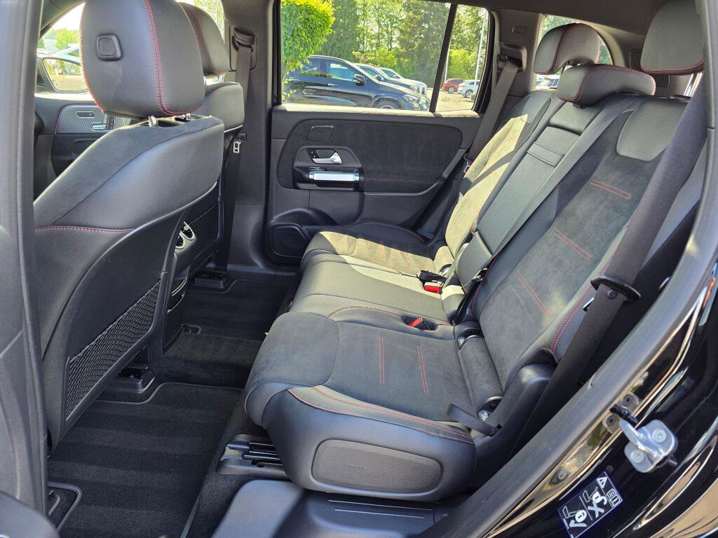 Used 2023 Mercedes-Benz EQB 300 4MATIC image 19