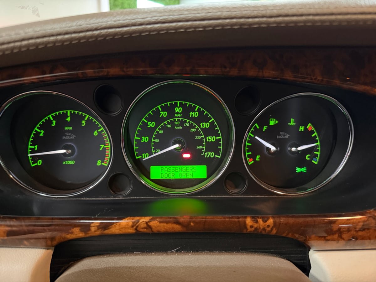 Used 2005 Jaguar XJ8 RWD image 14