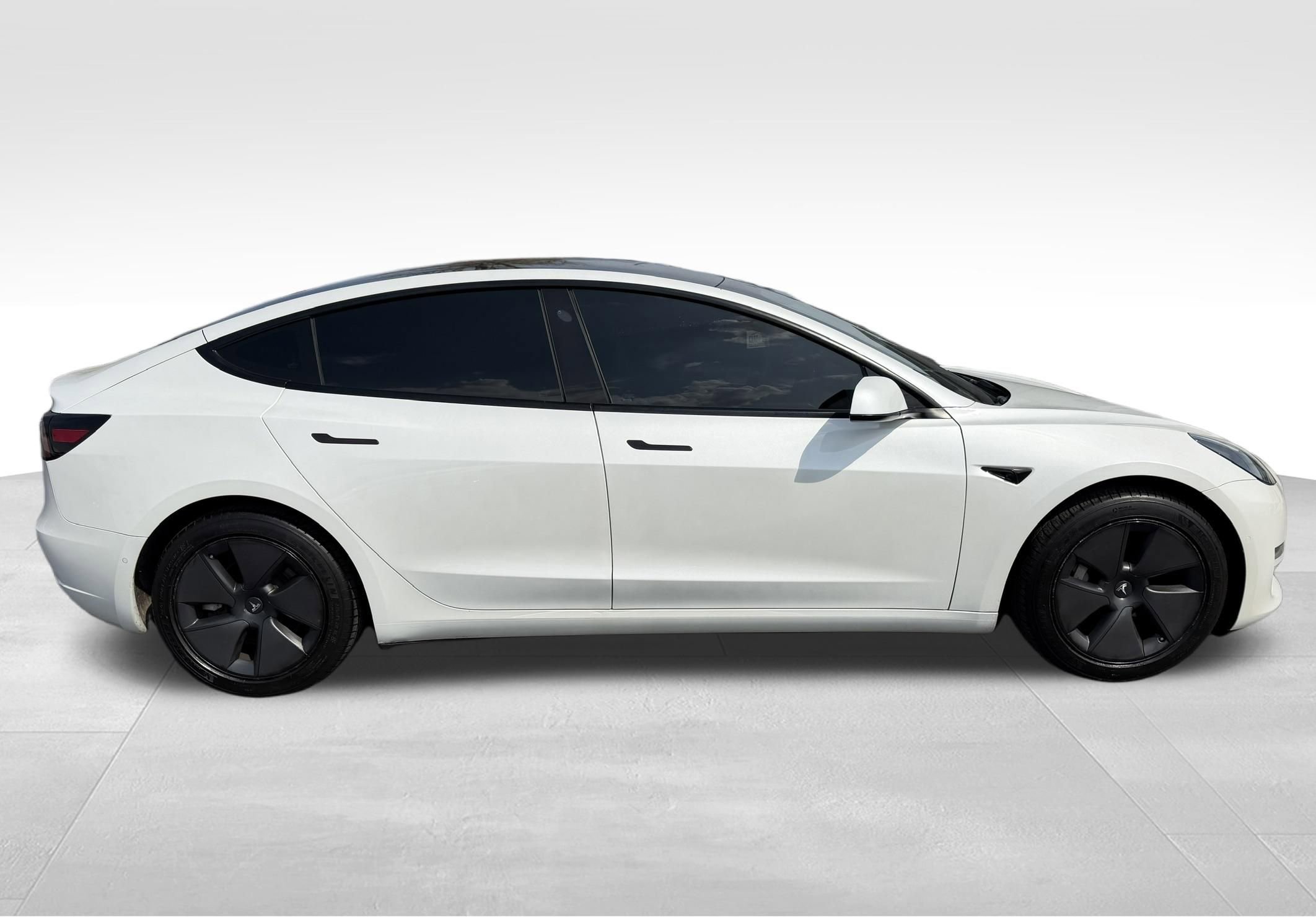 Used 2022 Tesla Model 3 image 4