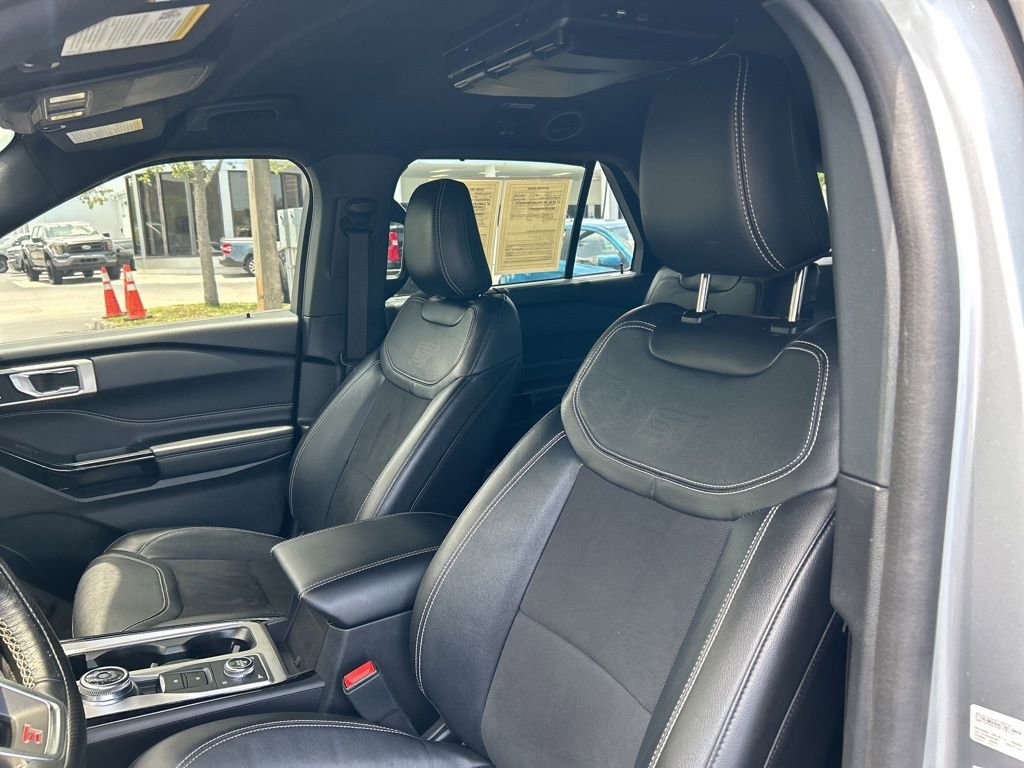 Used 2023 Ford Explorer ST AWD/4WD image 15