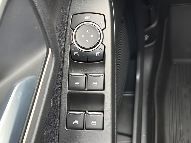 Used 2020 Ford Escape SEL AWD/4WD image 21