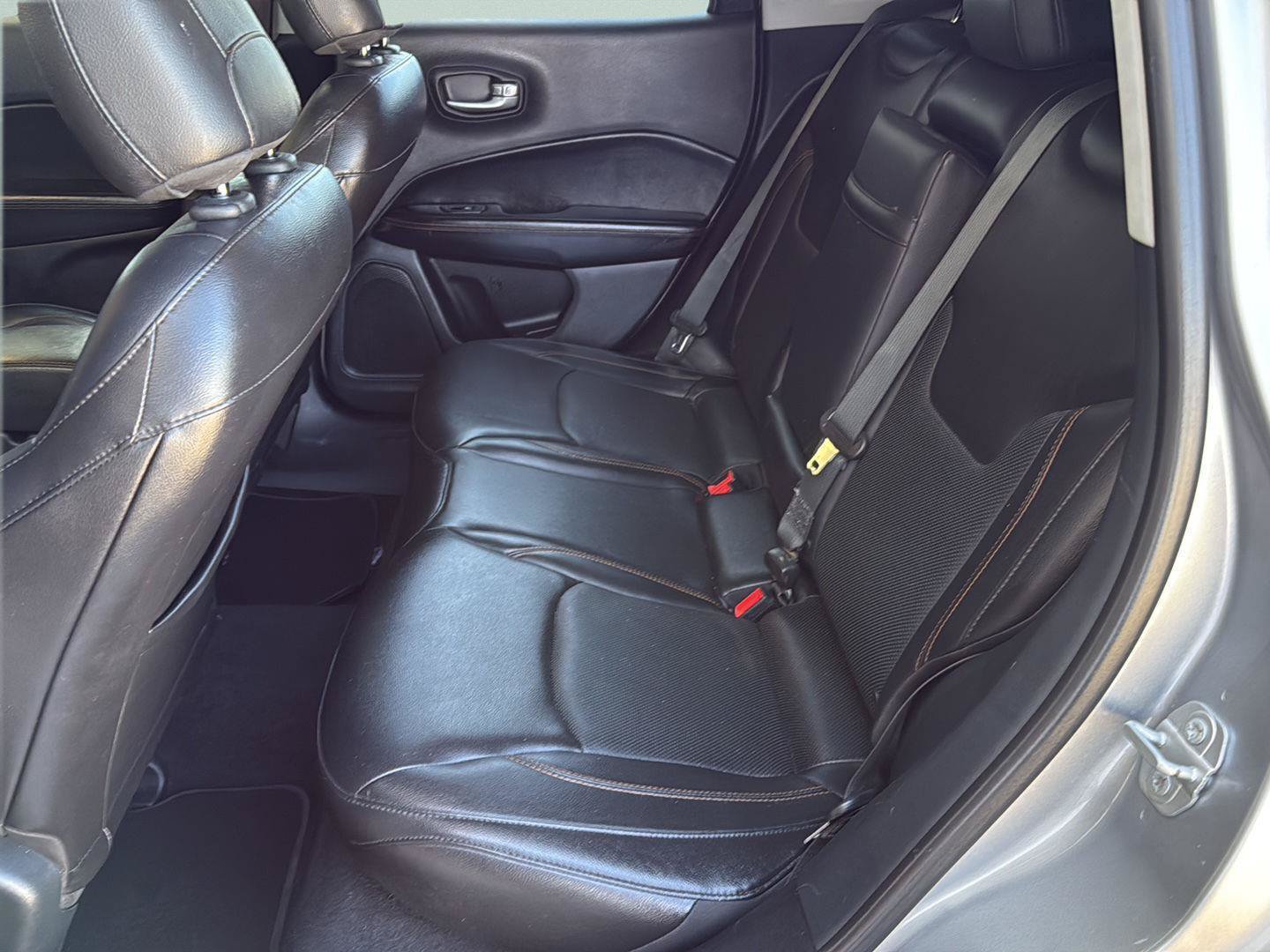 Used 2018 Jeep Compass Limited w/ Safe & Security Group FWD image 27