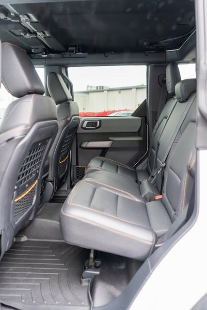 Used 2023 Ford Bronco Badlands w/ Sasquatch Package image 14