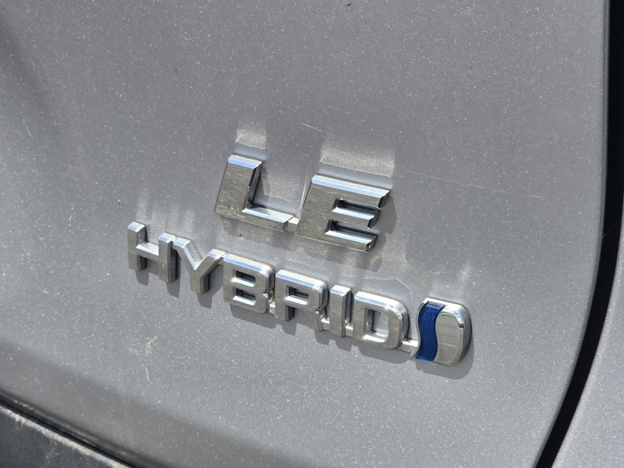 Used 2023 Toyota RAV4 LE AWD/4WD image 16